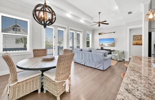 Panama City Beach Maison | Town of Prominence 80C- The Wright Place