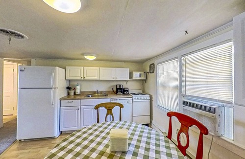 South Rehoboth Appartement | Town of Rehoboth Beach apartment w/patio, grill, 2 blocks from beach