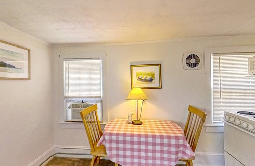 South Rehoboth Appartement | Town of Rehoboth Beach apartment w/patio, grill, 2 blocks from beach