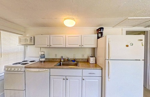 South Rehoboth Appartement | Town of Rehoboth Beach apartment w/patio, grill, 2 blocks from beach