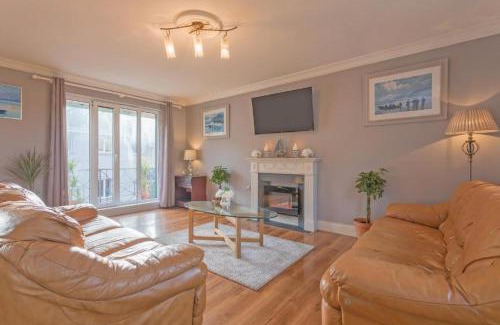 Galway City Centre Appartement | Town Square Townhouse - Best Location in Galway