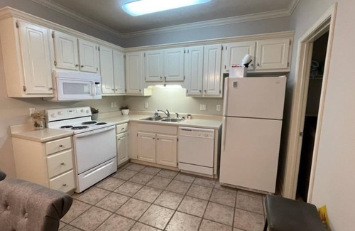 Oxford Maison | Townhome: 2 Bedrooms, 2.5 Baths, Close to Campus
