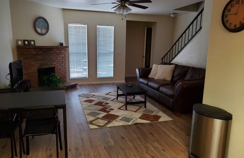Pittmann Maison | Townhome close to Lake Mead