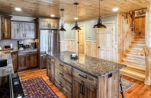 Inlet Maison | Townhome O1 - Luxury Waterfront Home on 4th Lake