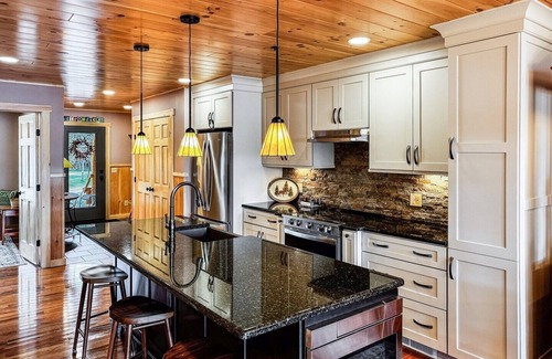 Inlet Maison | Townhome O2 - Luxury Waterfront Home on 4th Lake