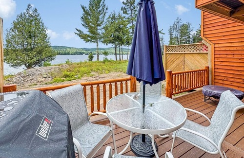 Inlet Maison | Townhome O2 - Luxury Waterfront Home on 4th Lake