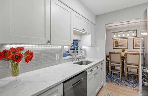 Laconia Maison | Townhome w/ amazing Paugus Bay - Lake Winnipesaukee - Views