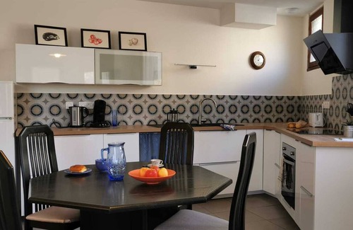 Lauzerte Maison | Townhouse in the medieval city
