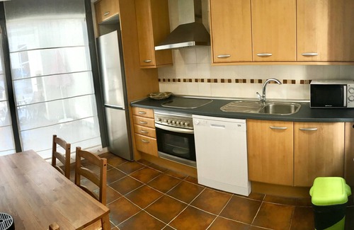 Latas Maison | Maison de ville avec barbecue et double garage fermé