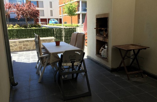 Latas Maison | Maison de ville avec barbecue et double garage fermé
