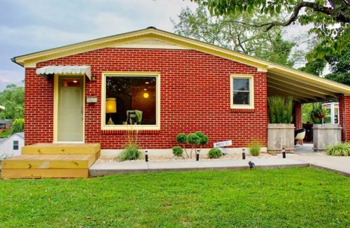 Sparta Maison | Townside Nook: 2-Blocks to Downtown Sparta