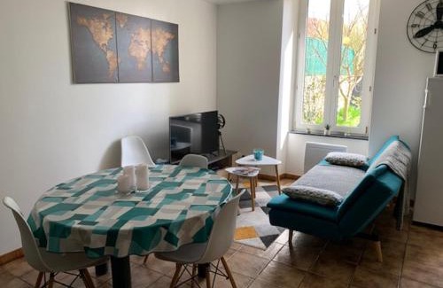 Scey-sur-Saone-et-Saint-Albin Appartement | Très bel appartement avec jardin et Jacuzzi