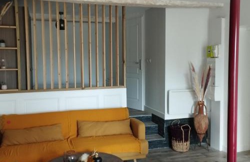 Trevoux Appartement | Trévoux: loft ravissant avec terrasse