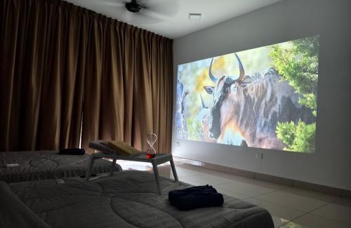 Shah Alam Appartement | TR12 tulip elmina 5pax Big cinema movie 1 free parking