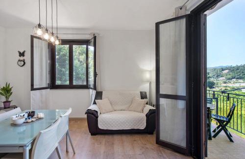 Cisano sul Neva Appartement | Tra Monti E Mare