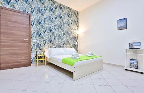 Vasto Appartement | Track Station Studio Apartment - with Netflix
