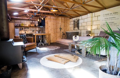 Waterhouse Maison | Trader Jacks