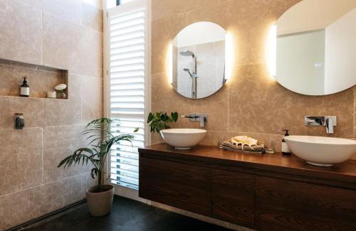 Oneroa Maison | Tradewinds Waiheke