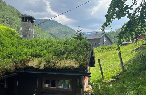 Evanger Cabine | Tradisjonell norsk hytte i Rasdalen