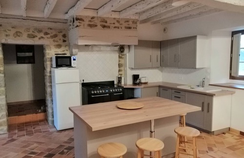 Chailland Maison | Traditional 18th-century farmhouse renovated in 2022