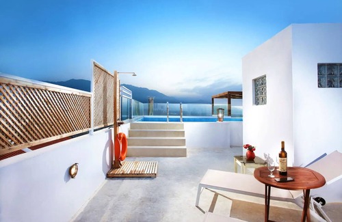 Filaki Villa | Villa 4brd traditionnelle récemment restaurée avec une vue imprenable, piscine sur le toit, salle de gym, barbecue!