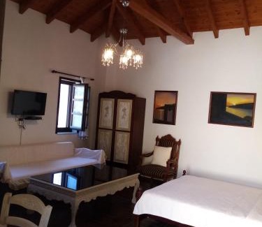Neo Itilo Appartement | Traditional Apartments Plagiaki