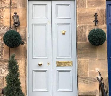 Rutherglen Appartement | Traditional apt close to city centre & Hampden