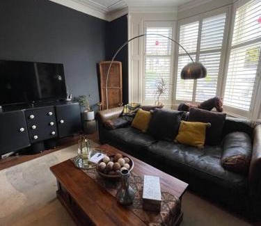 Rutherglen Appartement | Traditional apt close to city centre & Hampden