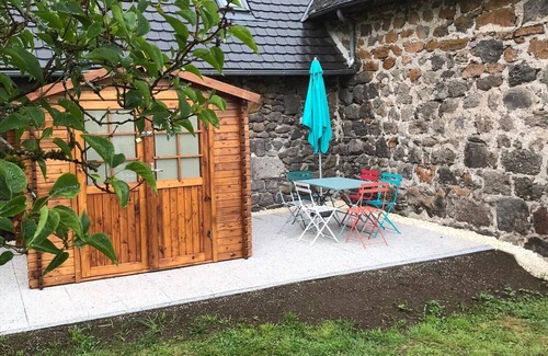 Laroquevieille Maison | Maison traditionnelle du Cantal récemment rénovée