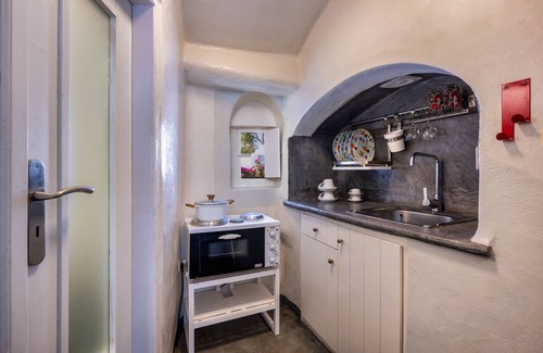 Oia Maison | TRADITIONAL CAVE in the heart of old OIA