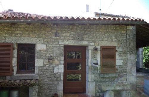 Balanzac Maison | Traditional Charentais cottage in countryside 25 minutes from Royan