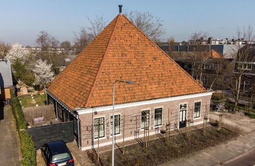 Landsmeer Lit Et Petit-Déjeuner | Traditional family apartment with garden at countryside Amsterdam
