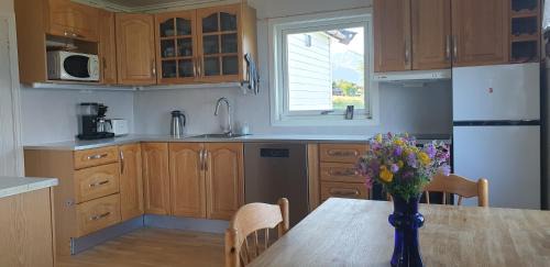 Lyngen Maison | Traditional farm house located close to fjord