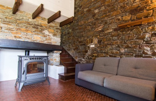 Barre-des-Cevennes Station Balnéaire | Gîte traditionnel 4/6 personnes dans les Cevennes avec piscine