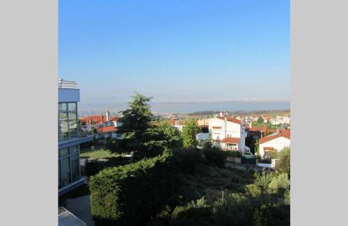 Panorama Villa | Τraditional fully detached villa on a luxurious hillock of Thessaloniki with its own garden also for family & wedding gatherings for 10 to 25 people only 15 minutes from airport