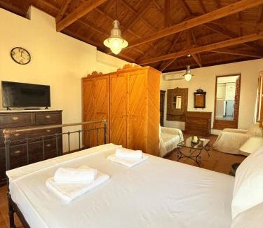 Pamfylla Maison | Traditional House