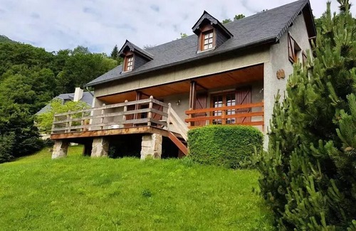 Vignec Villa | Traditional House Residence - House located in the village of VIGNEC