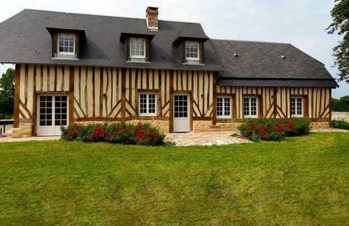 Crouttes Cottage | Maison traditionnelle avec jardin, animaux admis, WIFI et équipements tout inclus