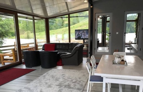 Colibita Maison | Maison de pêcheur traditionnelle Colibita, au bord du lac avec vue et ponton