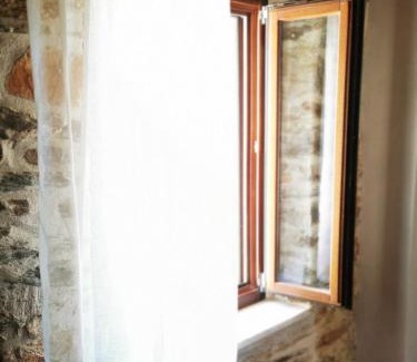 Kali Vrysi Maison | Traditional stone guesthouse