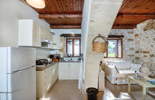 Latziana Autre | Traditional Stone House close to Beach and Chania city