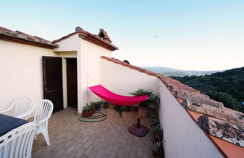 Caldana Maison | Maison en pierre compl. meublées dans un village romantique (mer)