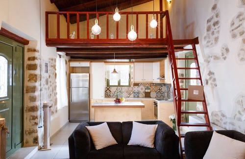 Tymbaki Villa | Villa Traditionnelle en Pierre - Priotissa