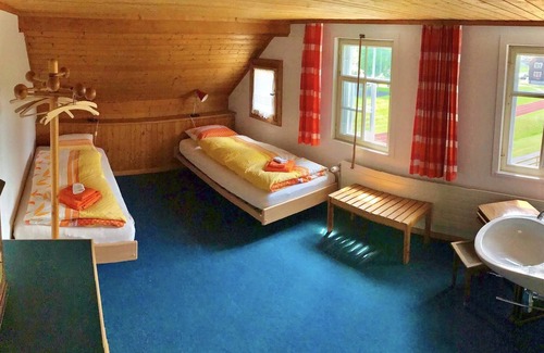 Gais Appartement | Traditionelle Appenzeller Wohnung mit Garten und Spielplatz