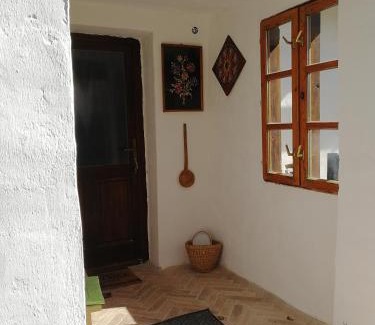 Tekenye Maison | Traditionelles Bauernhaus Flieder