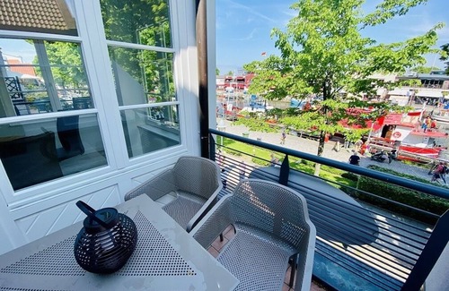 Warnemuende Appartement | Traffic, at the Alter Strom
