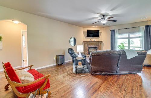 Verdigris Maison | Trail Access and Patio Peaceful Tulsa Area Retreat