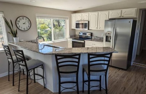 Tucson Maison | Trailhead out front door! Peaceful & private. Patio w/ mountain & city views.