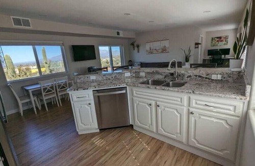 Tucson Maison | Trailhead out front door! Peaceful & private. Patio w/ mountain & city views.