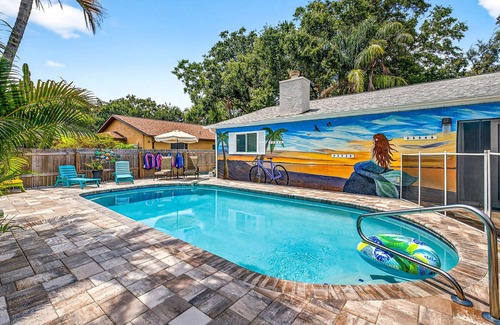 Palm Harbor Maison | Trailside Fun, .0.5 miles from the Pinellas Bike Heated Pool,Summer Ready!